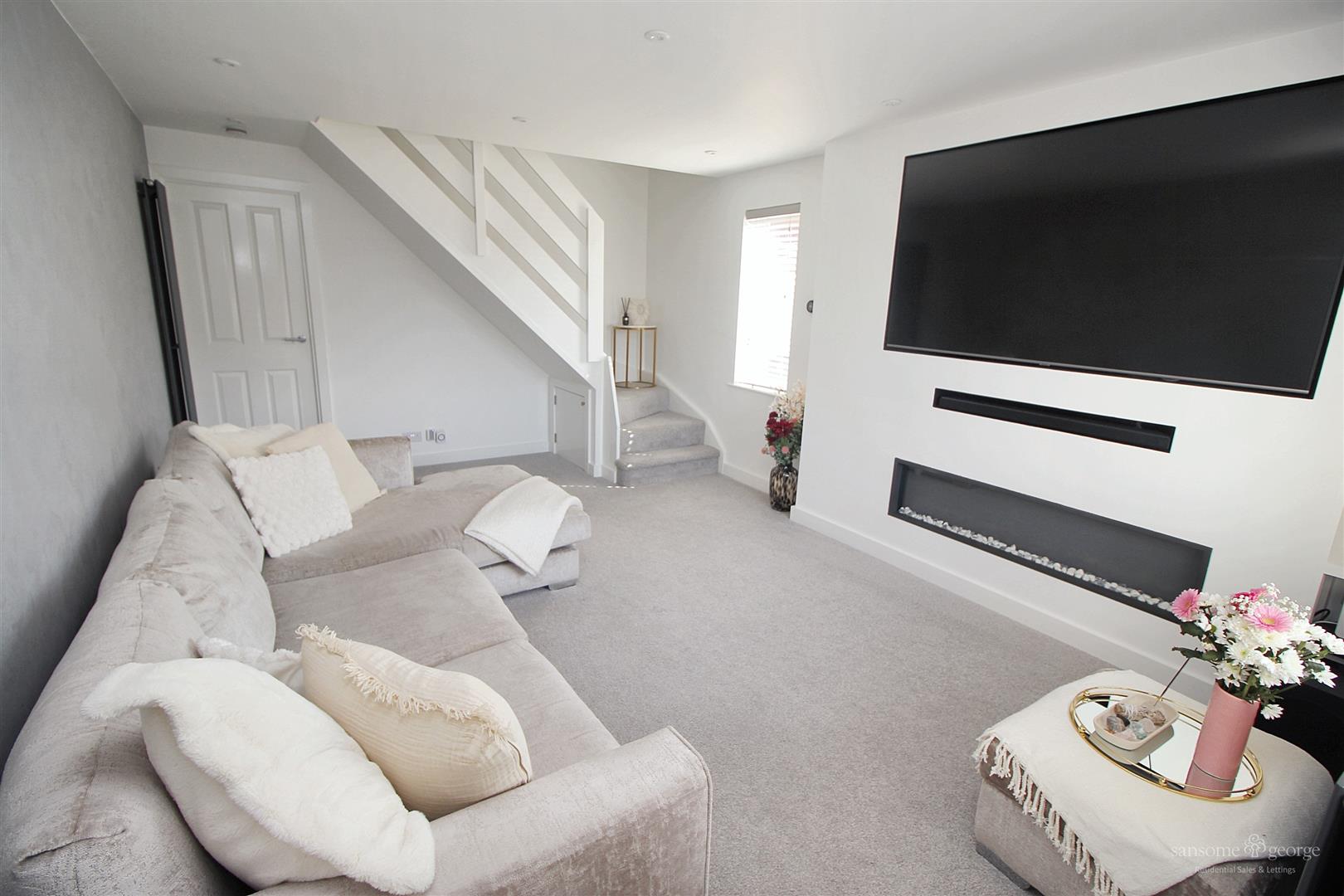 Latimer Drive, Calcot, Reading